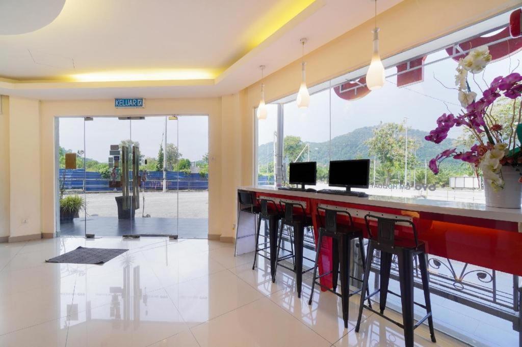 Gm Holiday Hotel Permai Jaya Kampong Tebing Rabak Exterior foto