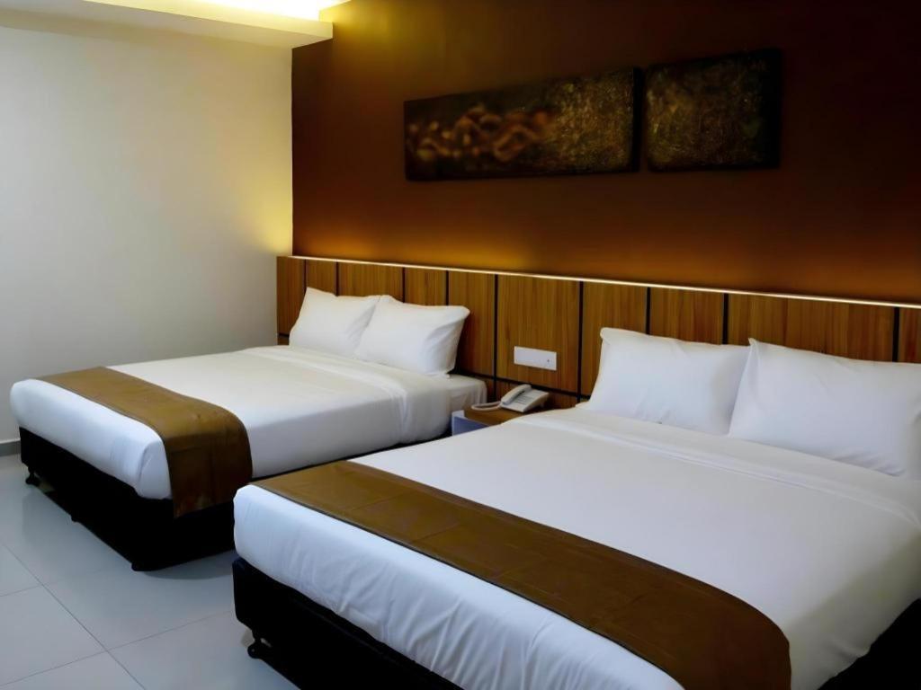 Gm Holiday Hotel Permai Jaya Kampong Tebing Rabak Exterior foto