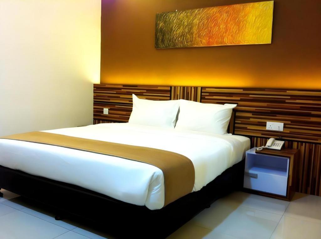 Gm Holiday Hotel Permai Jaya Kampong Tebing Rabak Exterior foto