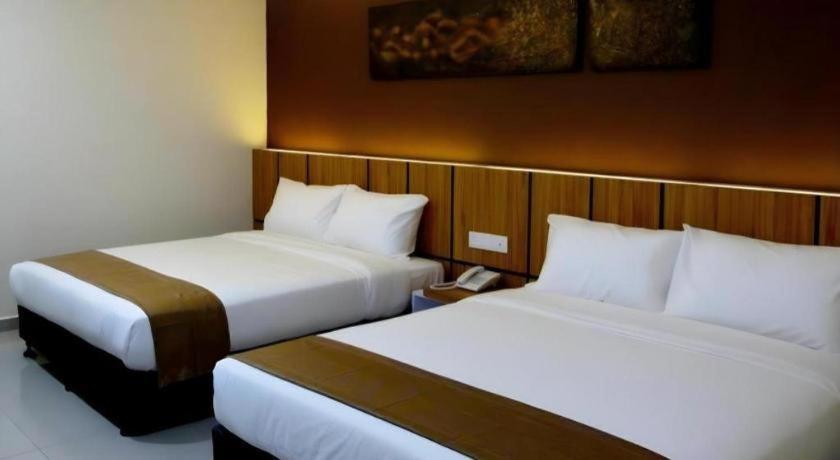 Gm Holiday Hotel Permai Jaya Kampong Tebing Rabak Exterior foto