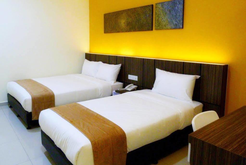 Gm Holiday Hotel Permai Jaya Kampong Tebing Rabak Exterior foto